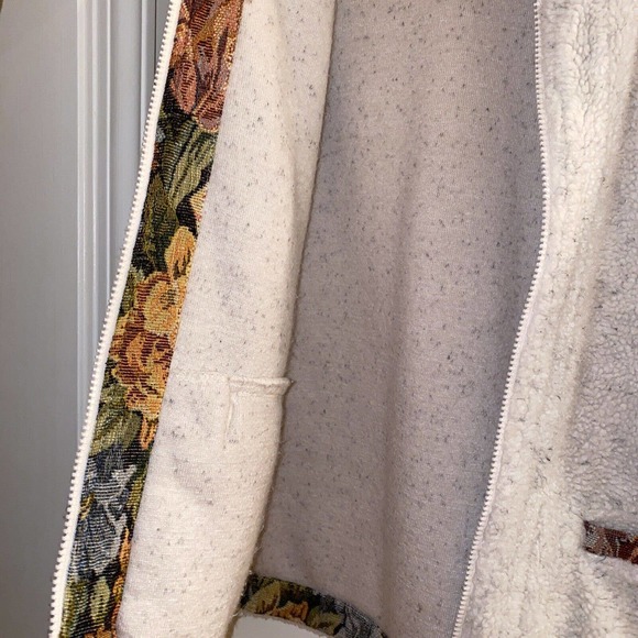 Orvis Sherpa Fleece Tapestry Trimmed Full Zip Vest Size Large - Picture 13 of 14